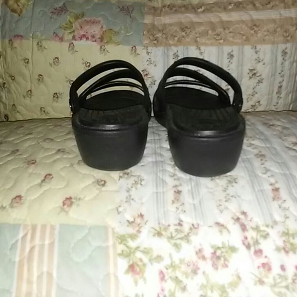 Crocs - Picture 3 of 5